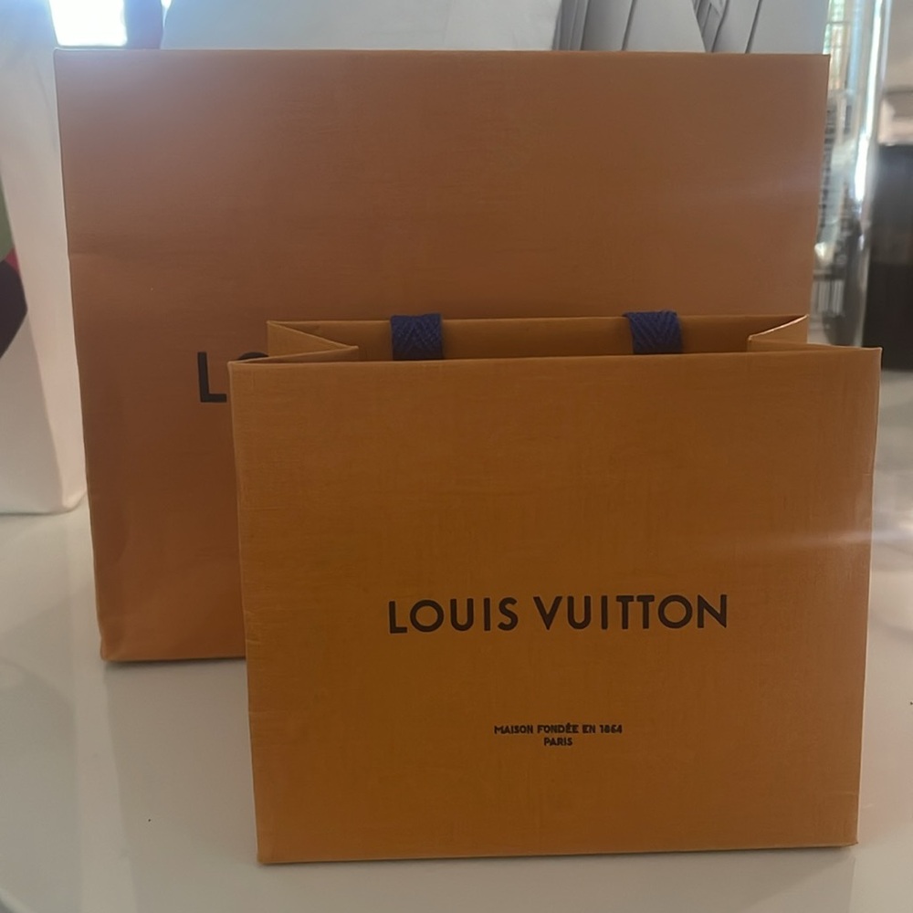 Small LV bags 5.5”L x 4.5”H x 3”W Bundle of 3 - Picture 7 of 7
